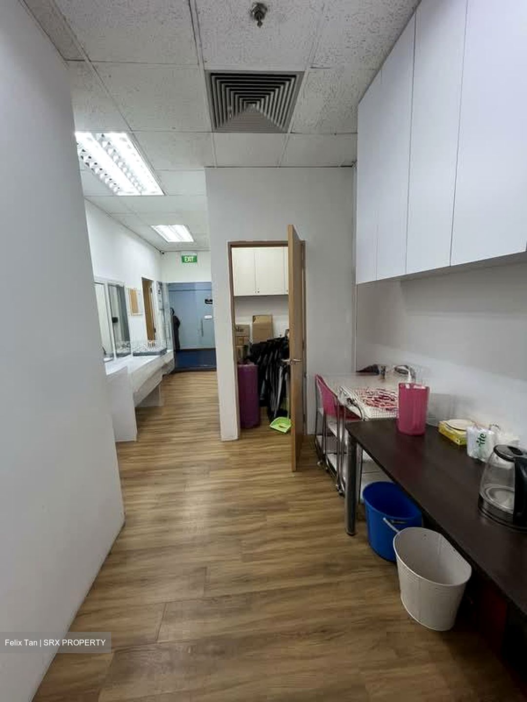 Fu Lu Shou Complex (D7), Office #557274001